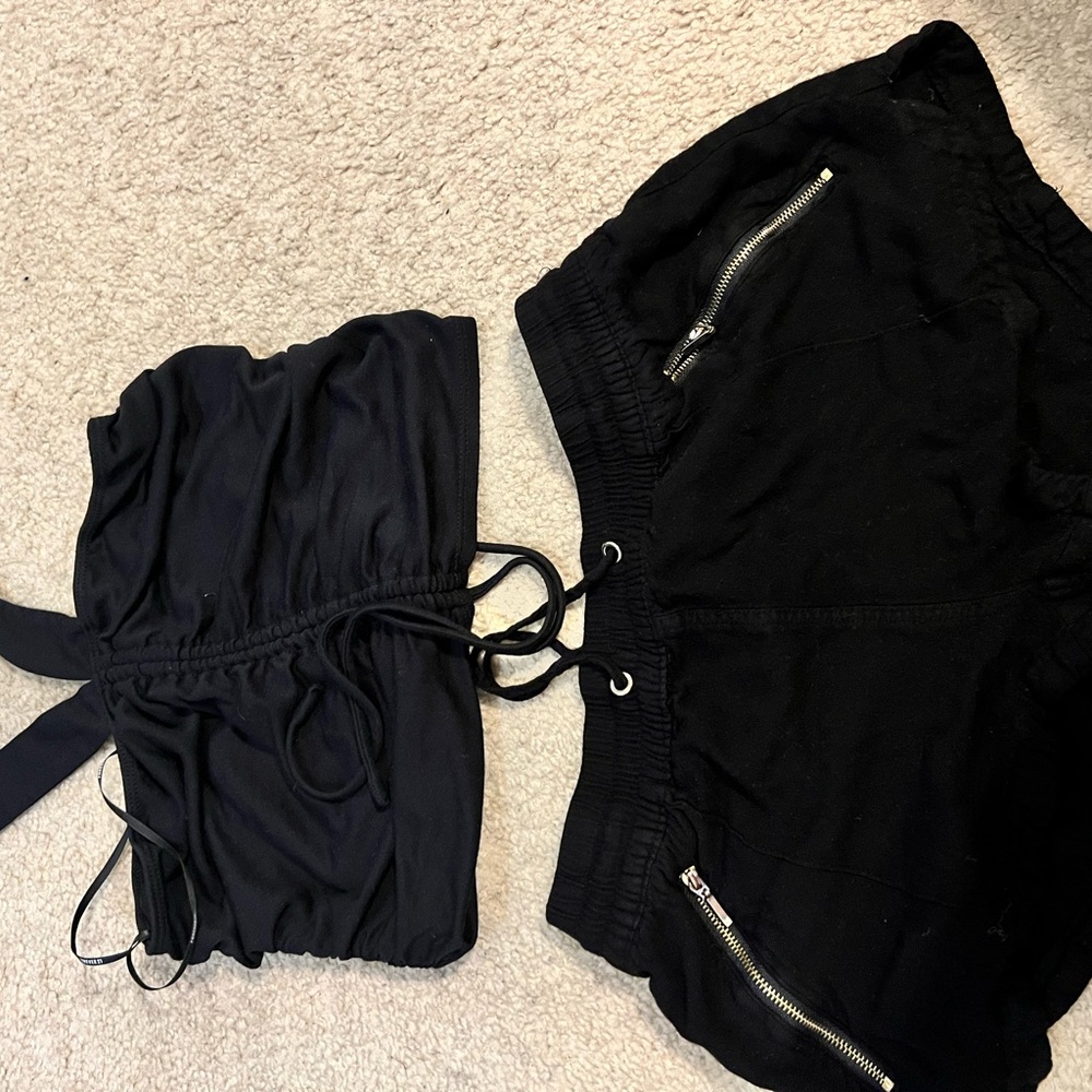 Cute black crop top set /shorts